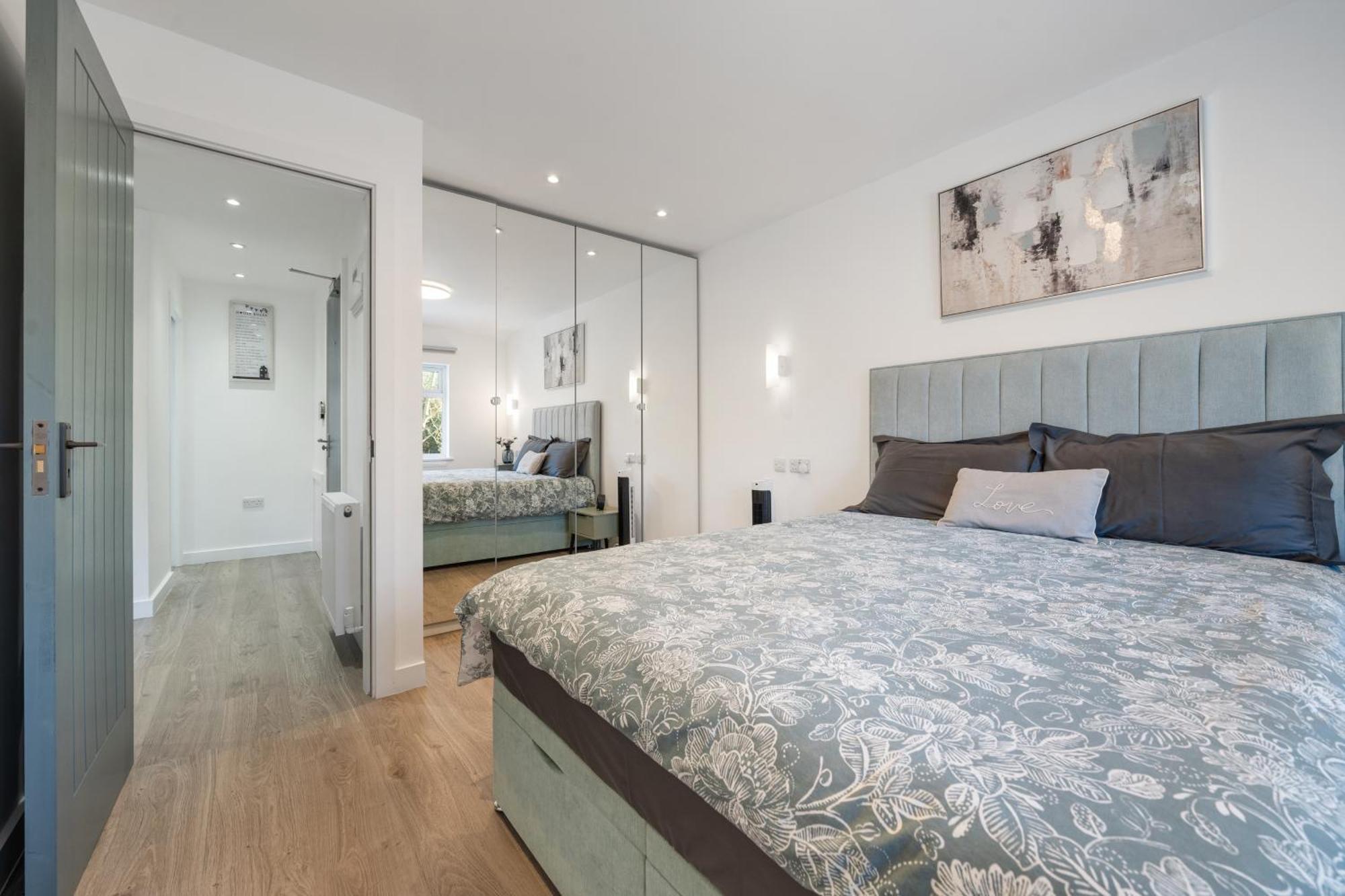 Newly Refurbished 2 Bed Flat Leilighet Mill Hill Eksteriør bilde